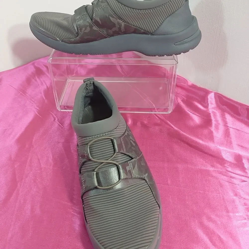 Bzees Shoes Womens SZ 8M Anytime Gray Camo Slip On Stretch Comfort Walking.